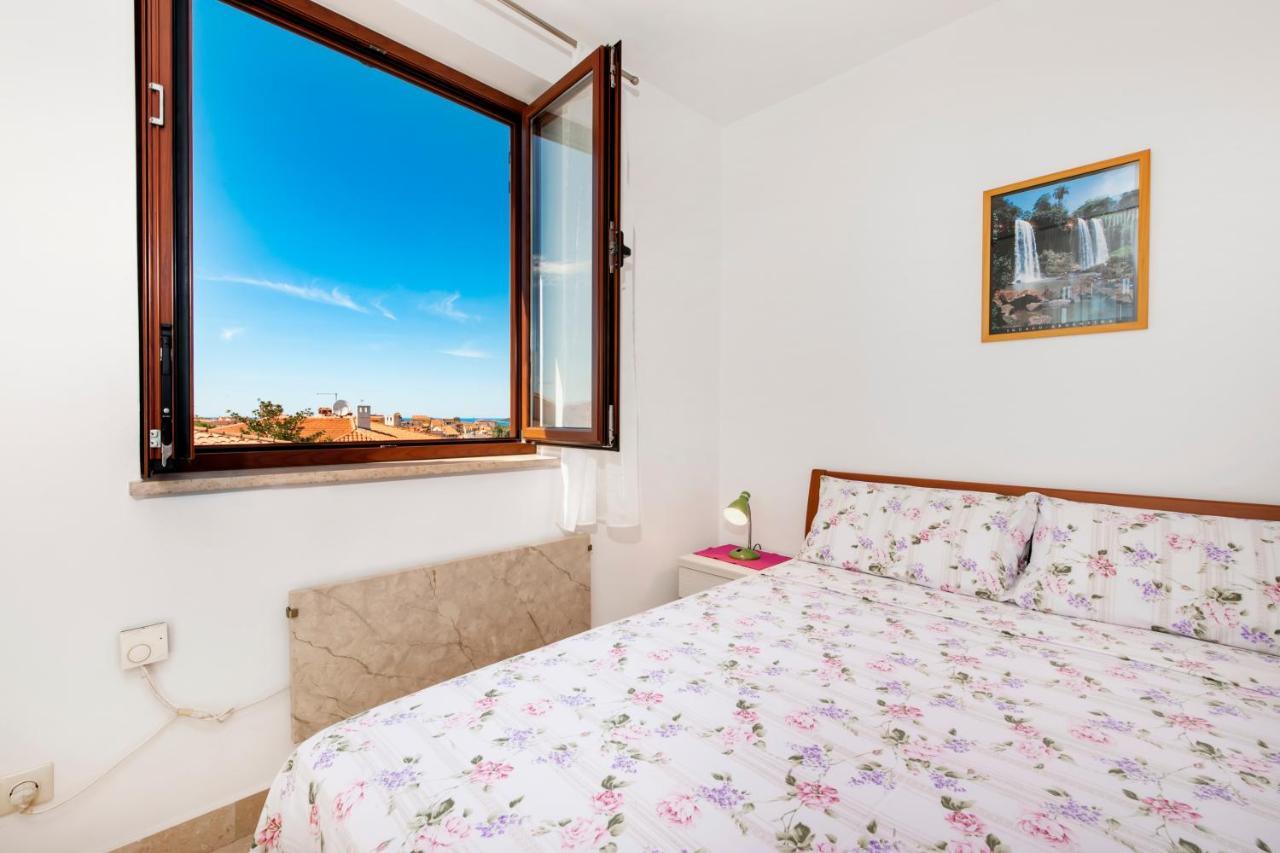 Guesthouse Santin Rovigno Esterno foto