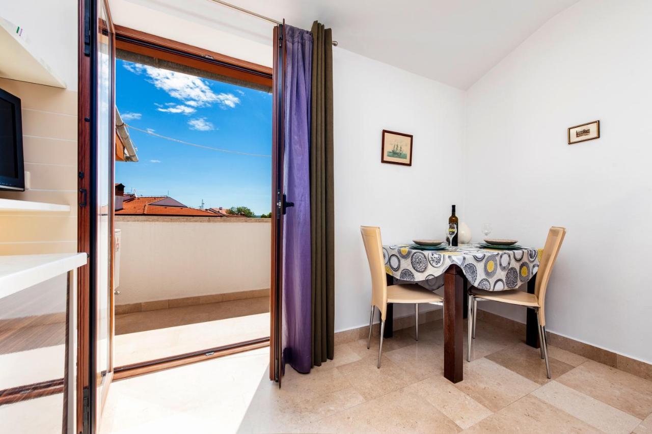 Guesthouse Santin Rovigno Esterno foto