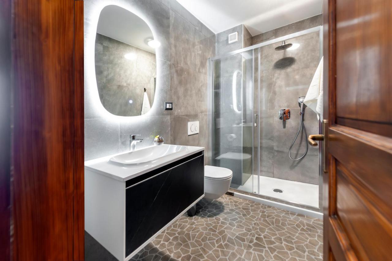 Guesthouse Santin Rovigno Esterno foto