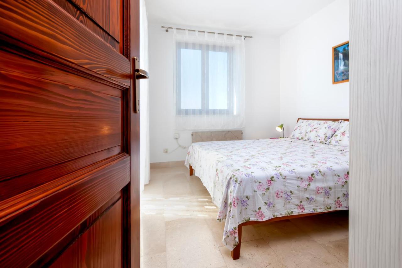 Guesthouse Santin Rovigno Esterno foto