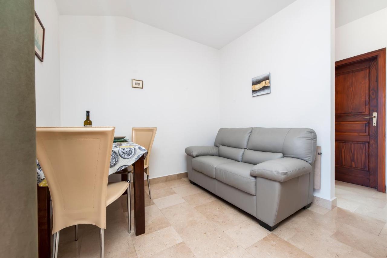 Guesthouse Santin Rovigno Esterno foto