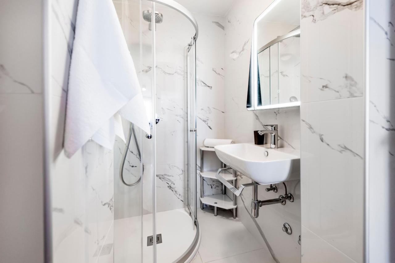 Guesthouse Santin Rovigno Esterno foto