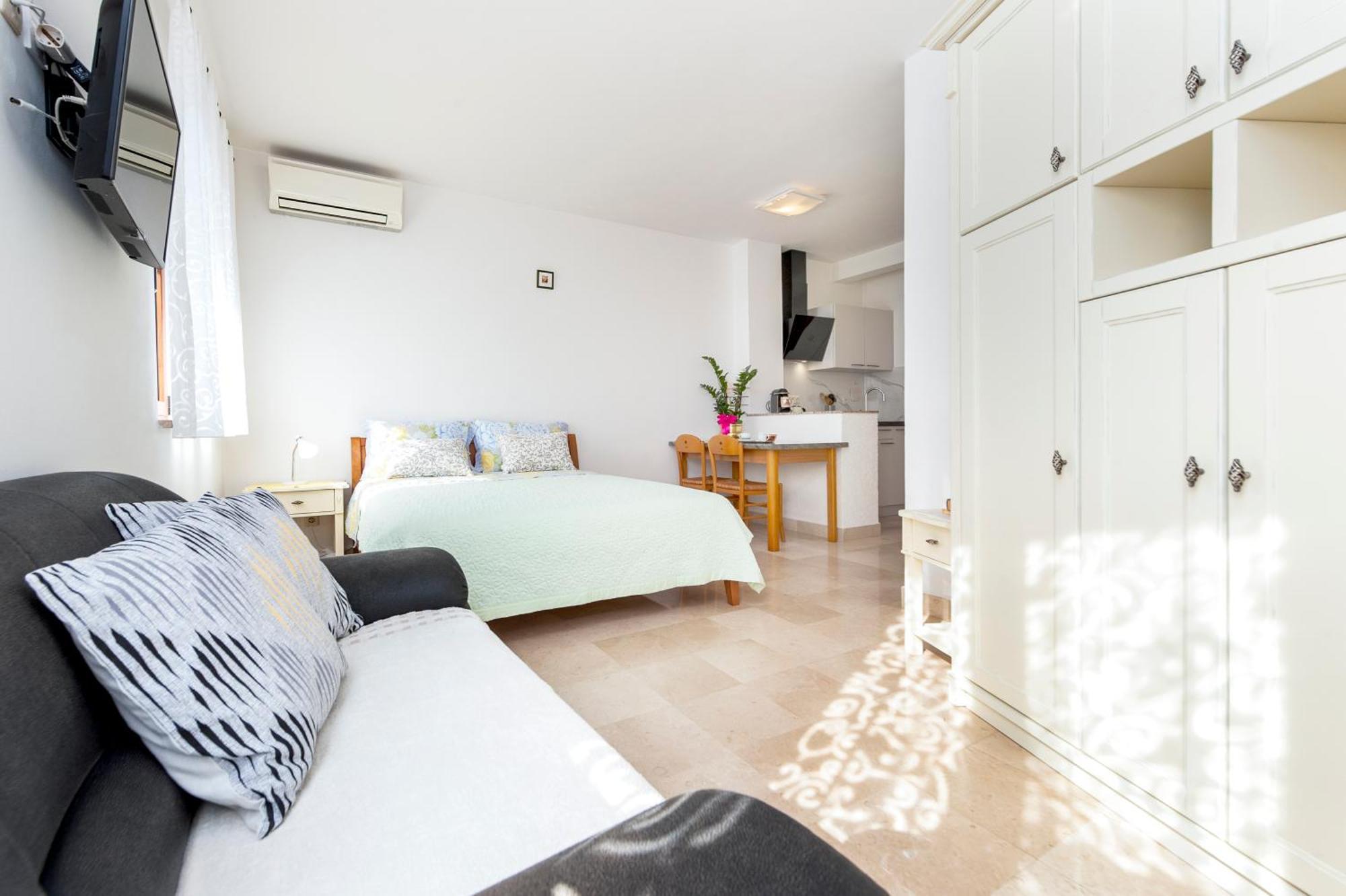 Guesthouse Santin Rovigno Esterno foto