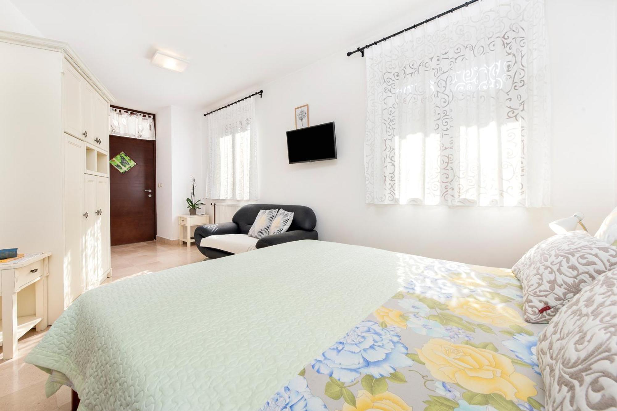 Guesthouse Santin Rovigno Esterno foto