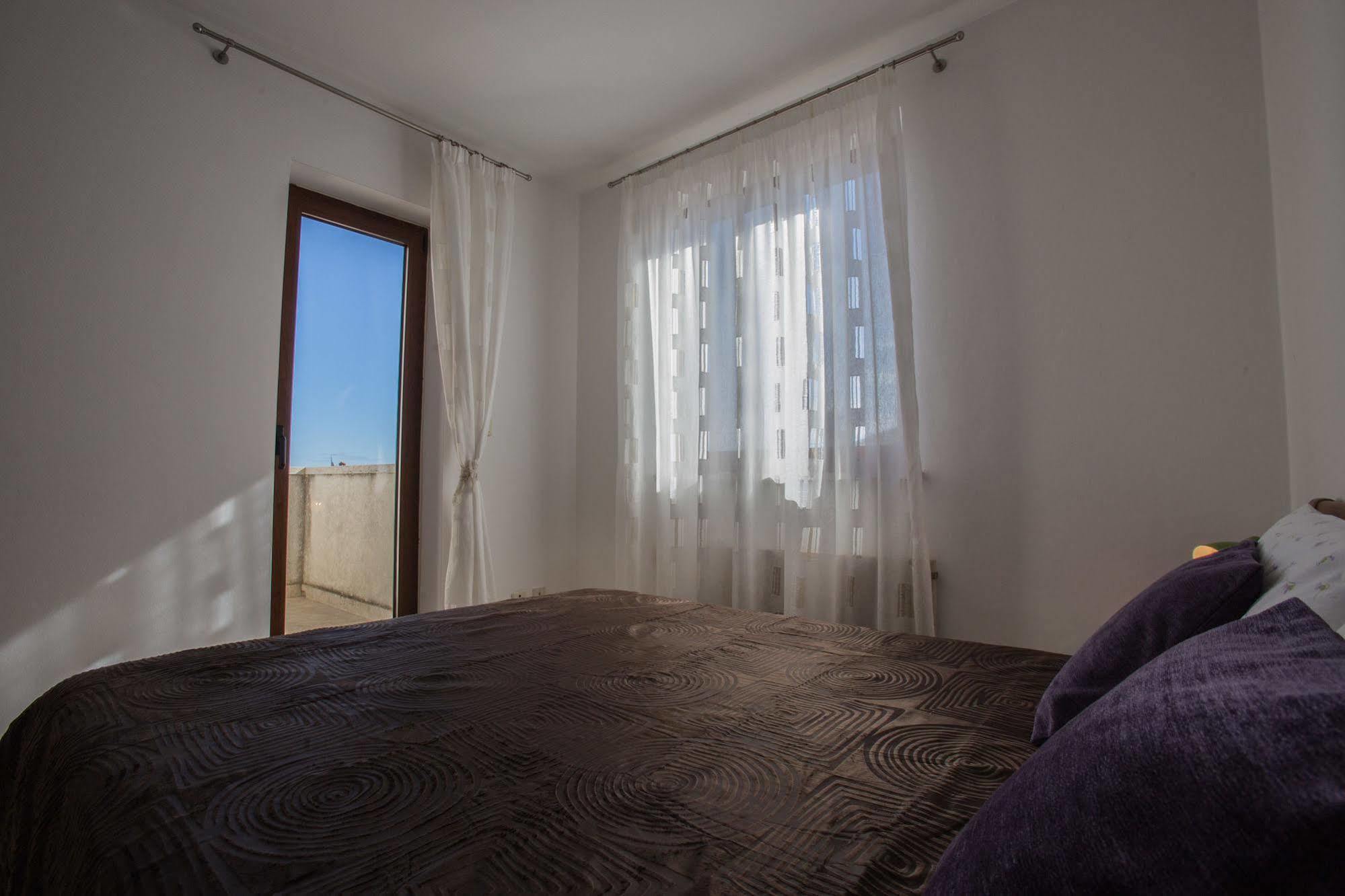 Guesthouse Santin Rovigno Esterno foto